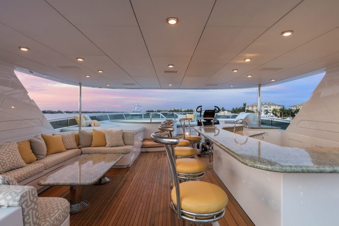 Upper deck bar seating and jacuzzi area