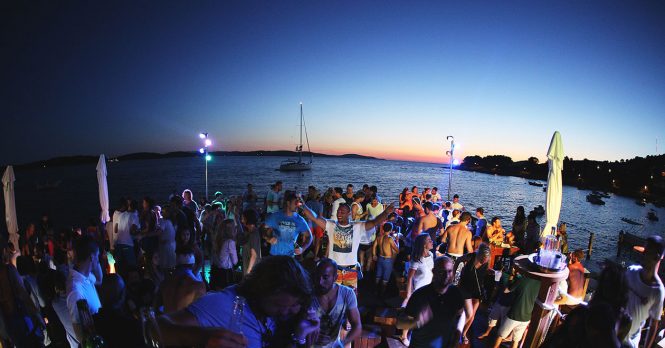 Summer fun at HULA HULA on Hvar - Photo hulahulahvar.com