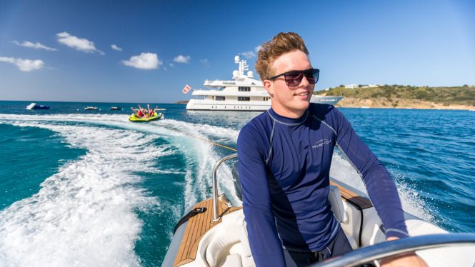 FUN & WATERTOYS WITH HANIKON