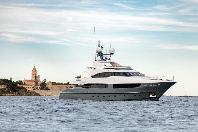 motor yacht LEGENDA for charter in the Mediterranean