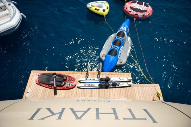 MY ITHAKI - Swim platform with water toys