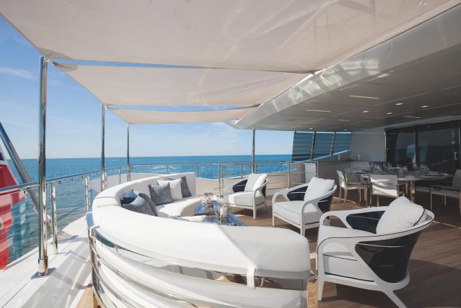 aft deck seating area