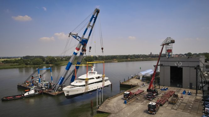 Moonen Martinique YN197 BRIGADOON at launch
