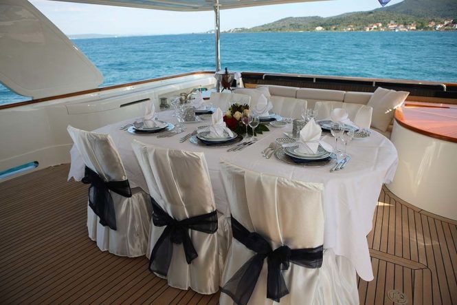 aft deck alfresco dining