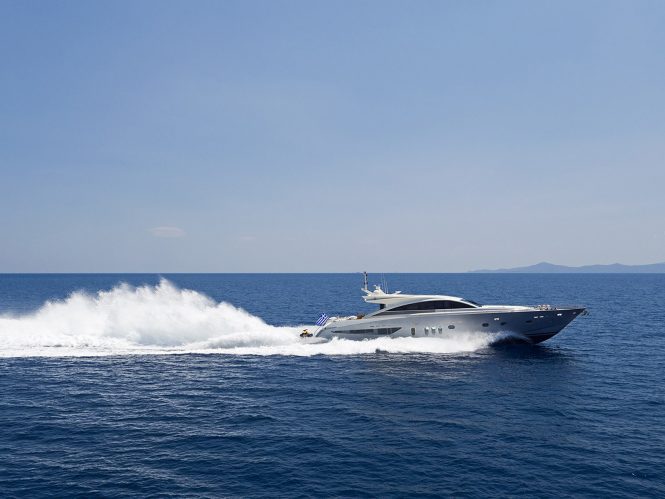 SUN ANEMOS motor yacht cruising