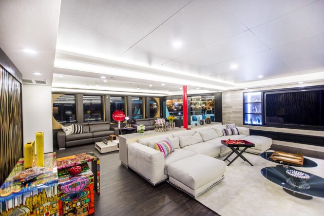 Bright and fun design - lounge