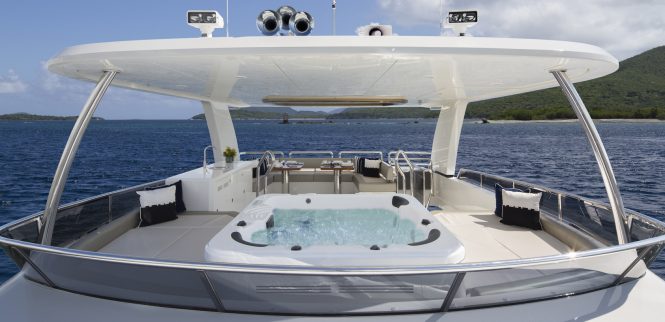 Sundeck Jacuzzi and sunbathing area