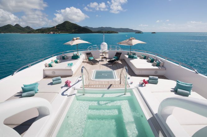 Fabulous pool with plenty of sunbathing and seating options