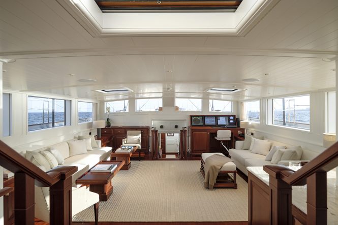 Main deckhouse saloon - Photo © Carlo Baroncini