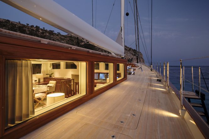 Side deck - Photo credit Carlo Baroncini