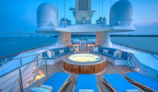 Sun deck with Jacuzzi