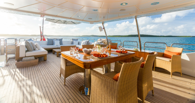 alfresco dining bridge deck