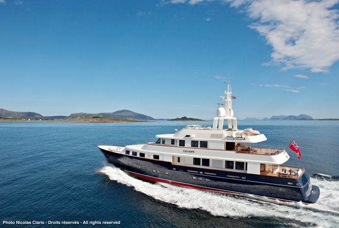 NINKASI - Motor yacht cruising