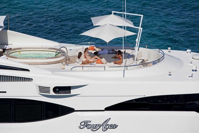 Sun deck with Jacuzzi