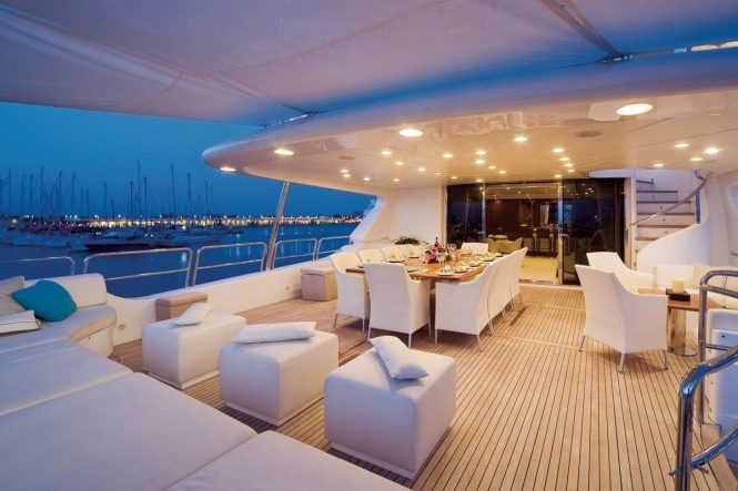 Aft deck alfresco dining area