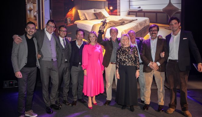 MIMI LA SARDINE team © Cantiere delle Marche : Maurizio Paradisi