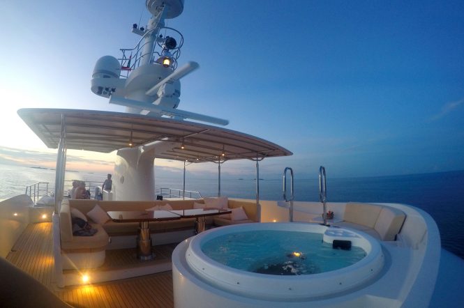Sundeck with Jacuzzi