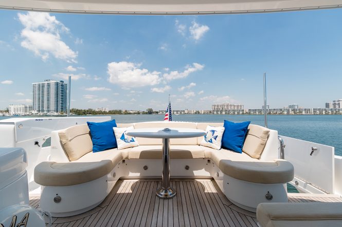 Aft deck seating