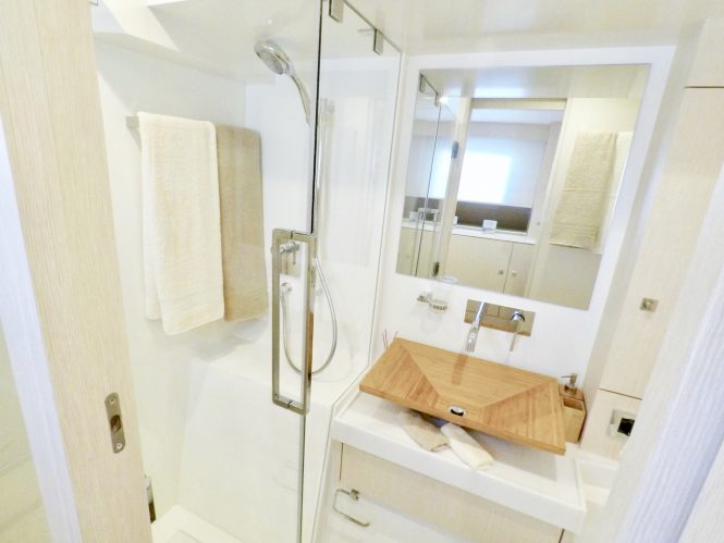 Guest ensuite bathroom