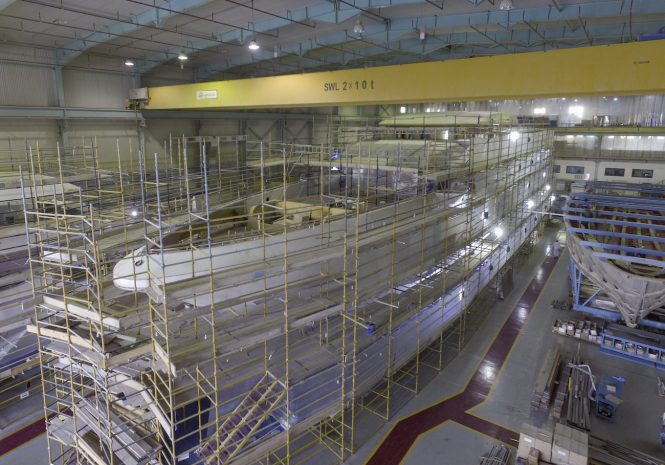 Motor yacht MAJESTY 175 under construction