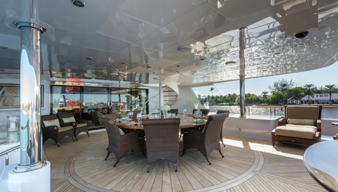 Alfresco dining on the aft deck