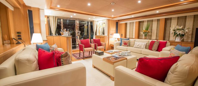 Elegant and inviting saloon