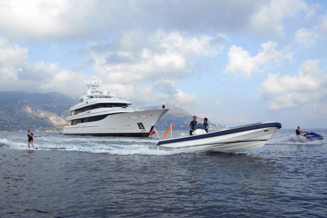 Lady Britt with water toys and tender