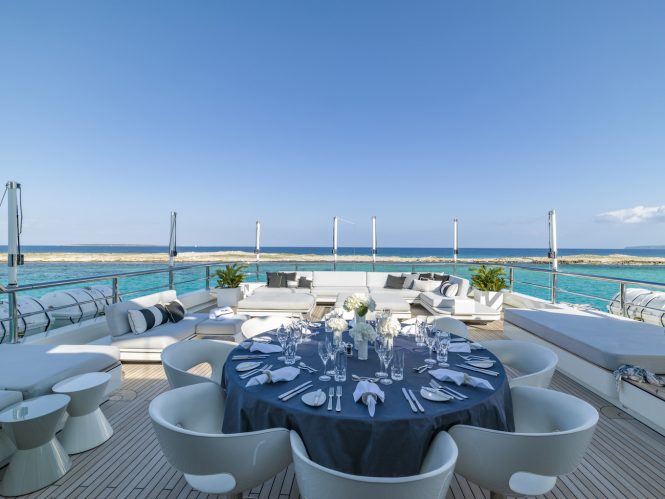Sun deck alfresco dining set up
