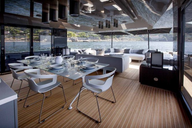 aft deck dining