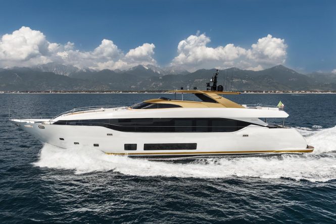Luxury motor yacht MAIORA 30