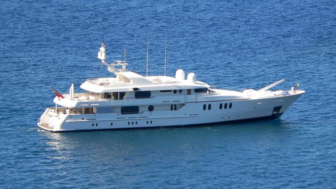 Motor yacht JAZ profile