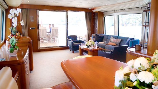 Saloon and dining area