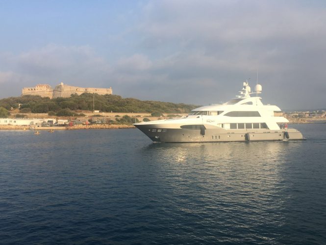 motor yacht I SEA