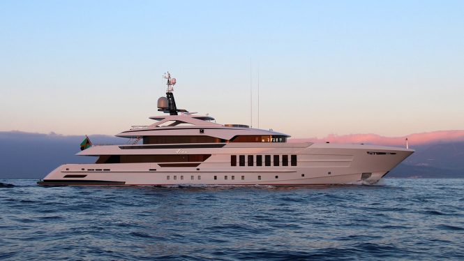 VIDA superyacht