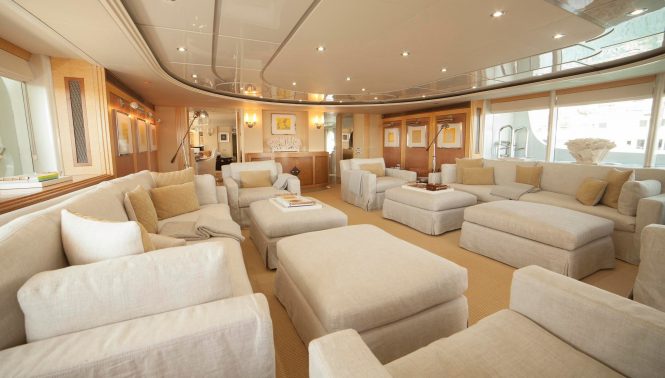 Spacious saloon with comfortable furnishings