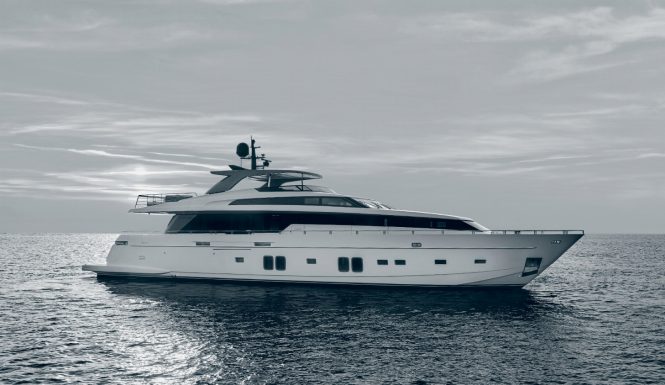 32m motor yacht SALT