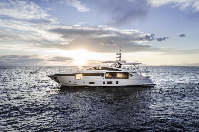 Azimut Grande 35METRI HEED External View