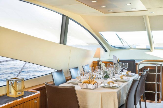 Elegant dining set up