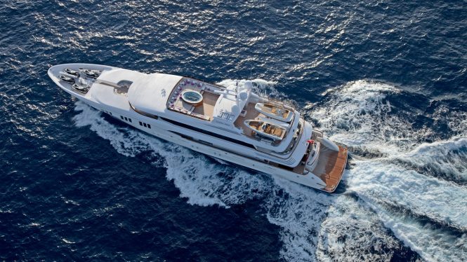Elegant motor yacht CARPE DIEM