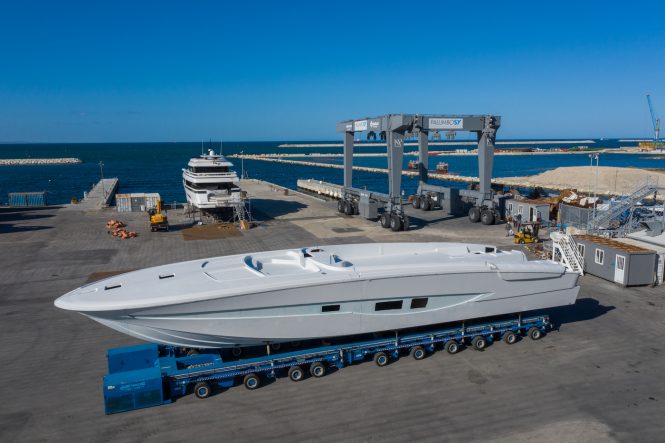 ISA GTO 100 at the shipyard under construction