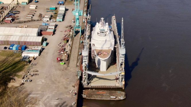 Quantum Blue at Lurssen – Photo @ DrDuu