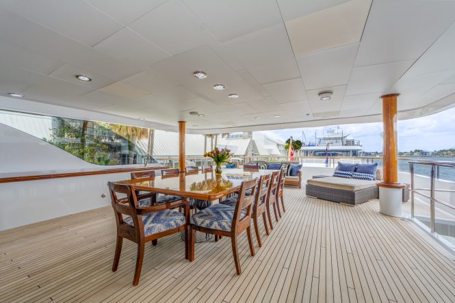 sky deck - dining table