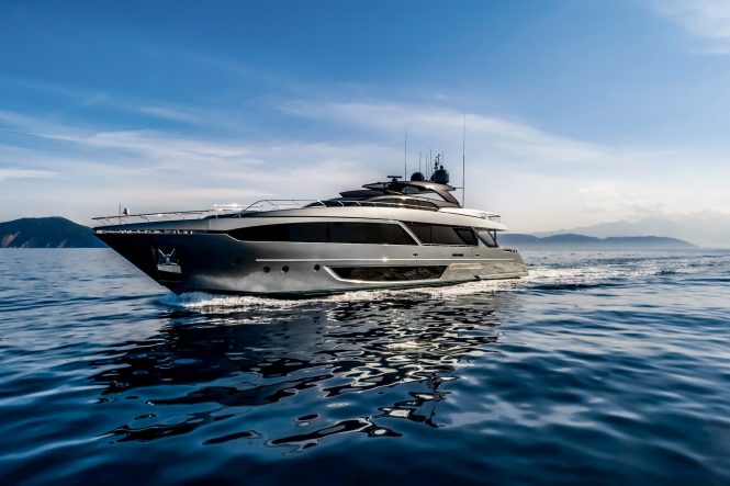 Sistership to motor yacht FIGURATI
