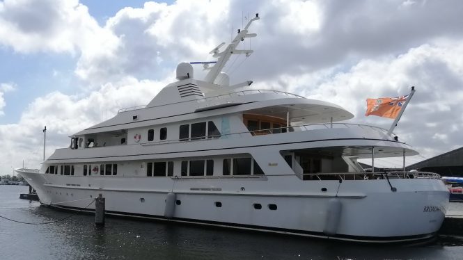 Broadwater hull conversion B before Huisfit project - photo by Huisfit