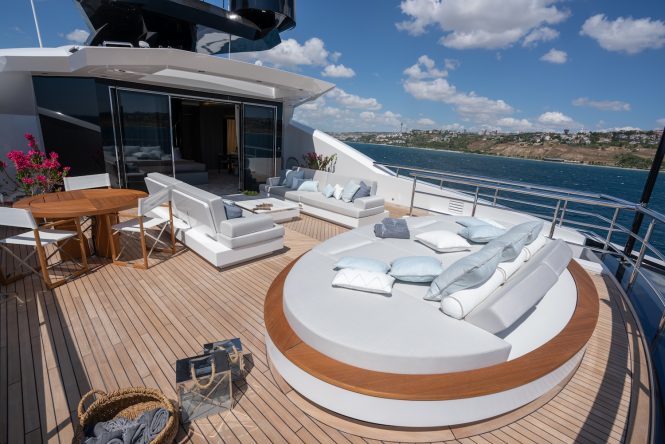 Owner's Deck Aft Sitting Area