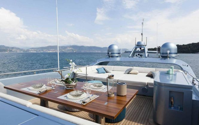 Flybridge sunbathing and dining area