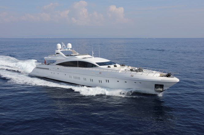 motor yacht AAA