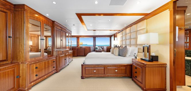 Master cabin from starboard