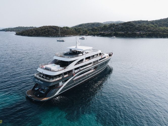 Superyacht LADY ELEGANZA