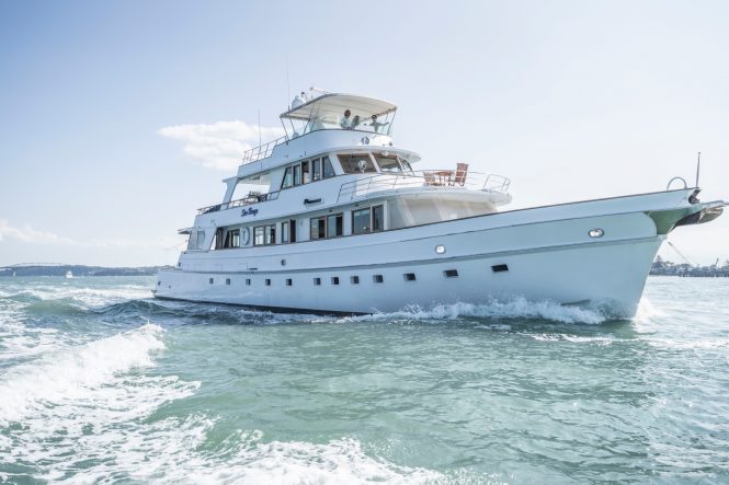 Charter Yacht SEA BREEZE III